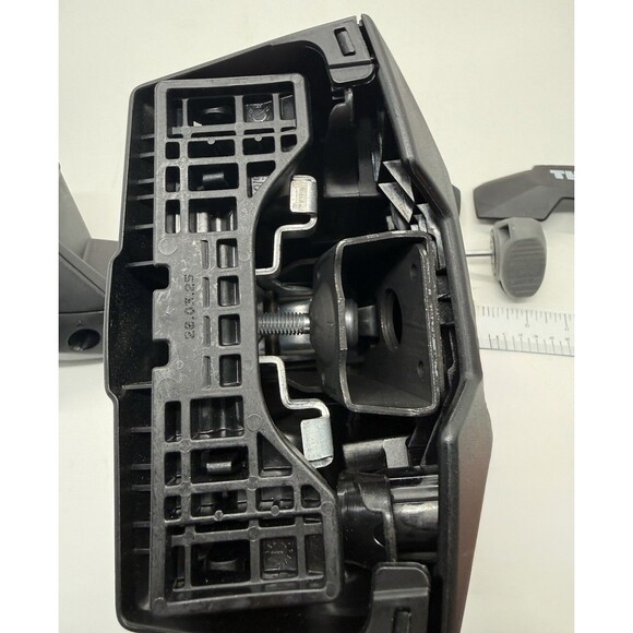 Thule 710500 Roof Racks, Evo Clamp Erow Foot Pack of 2 Feet - Picture 9 of 11